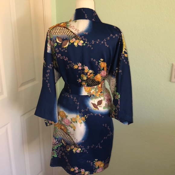 Vintage Kimono Style Robe - Picture 4 of 6